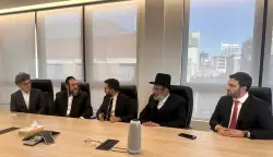 Satmar Hasidic Community Leaders Disavow Mamdani Endorsement as ‘Unauthorized,’ Back Cuomo Instead